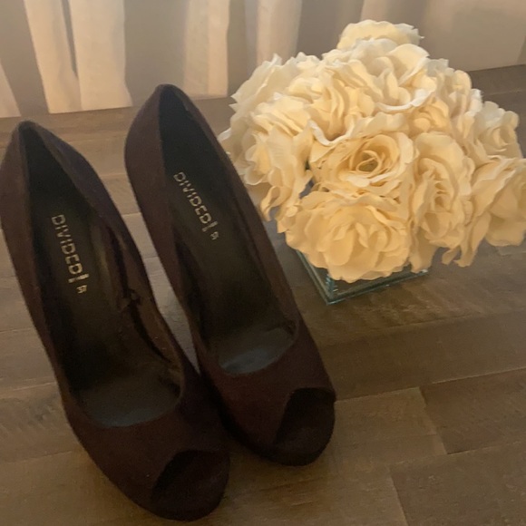 H&M divided black suede peep toe pumps - Picture 3 of 3